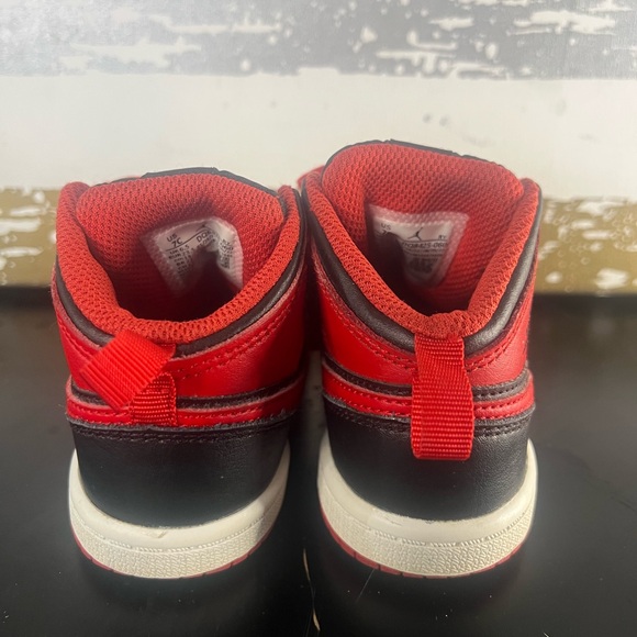 Jordan 1 mid “Bred”. - Picture 3 of 7